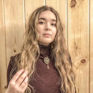 Meet your Posher, Lavinia